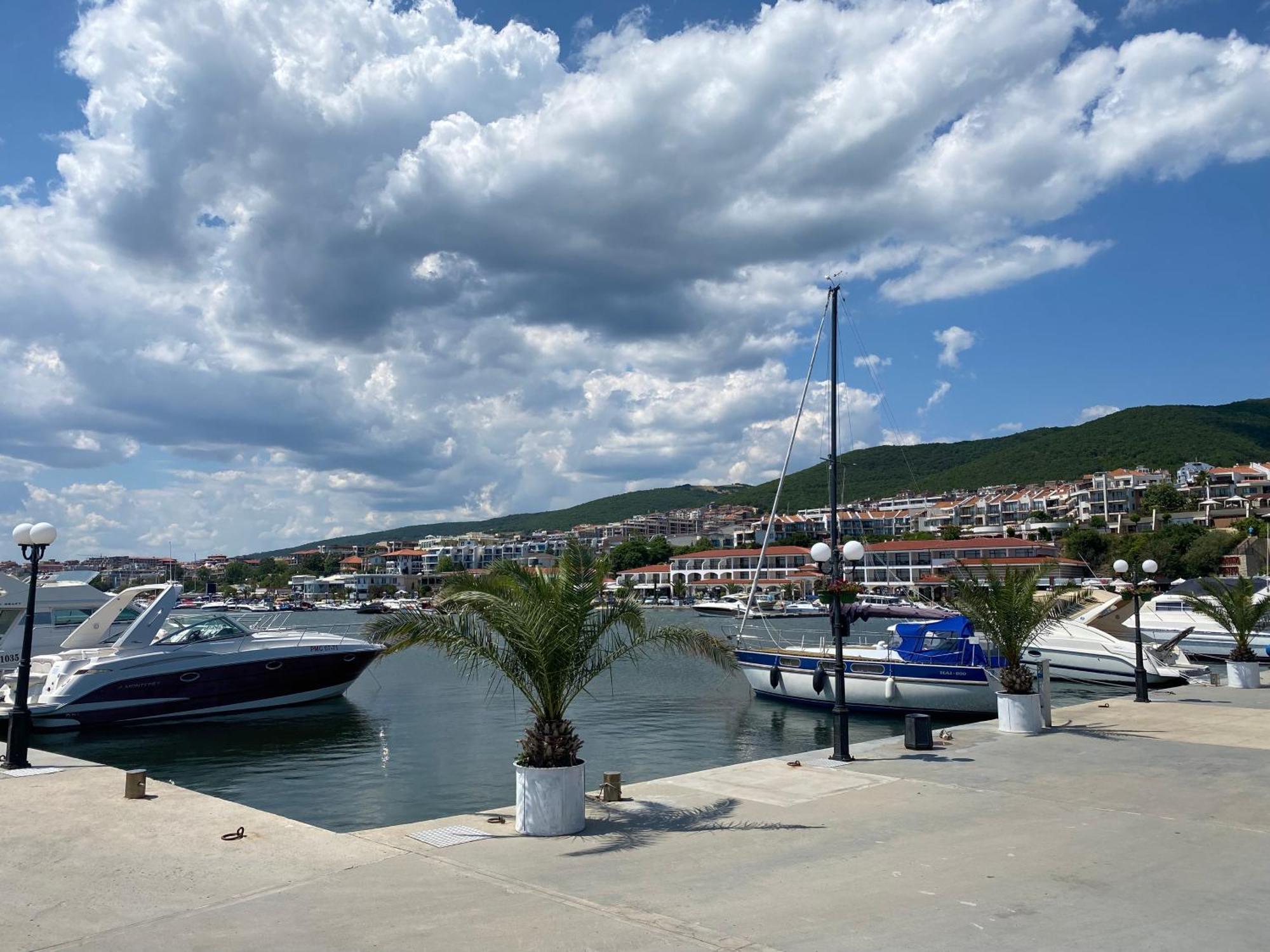 Marina Bay 22 Apartment Sveti Vlas Exterior foto
