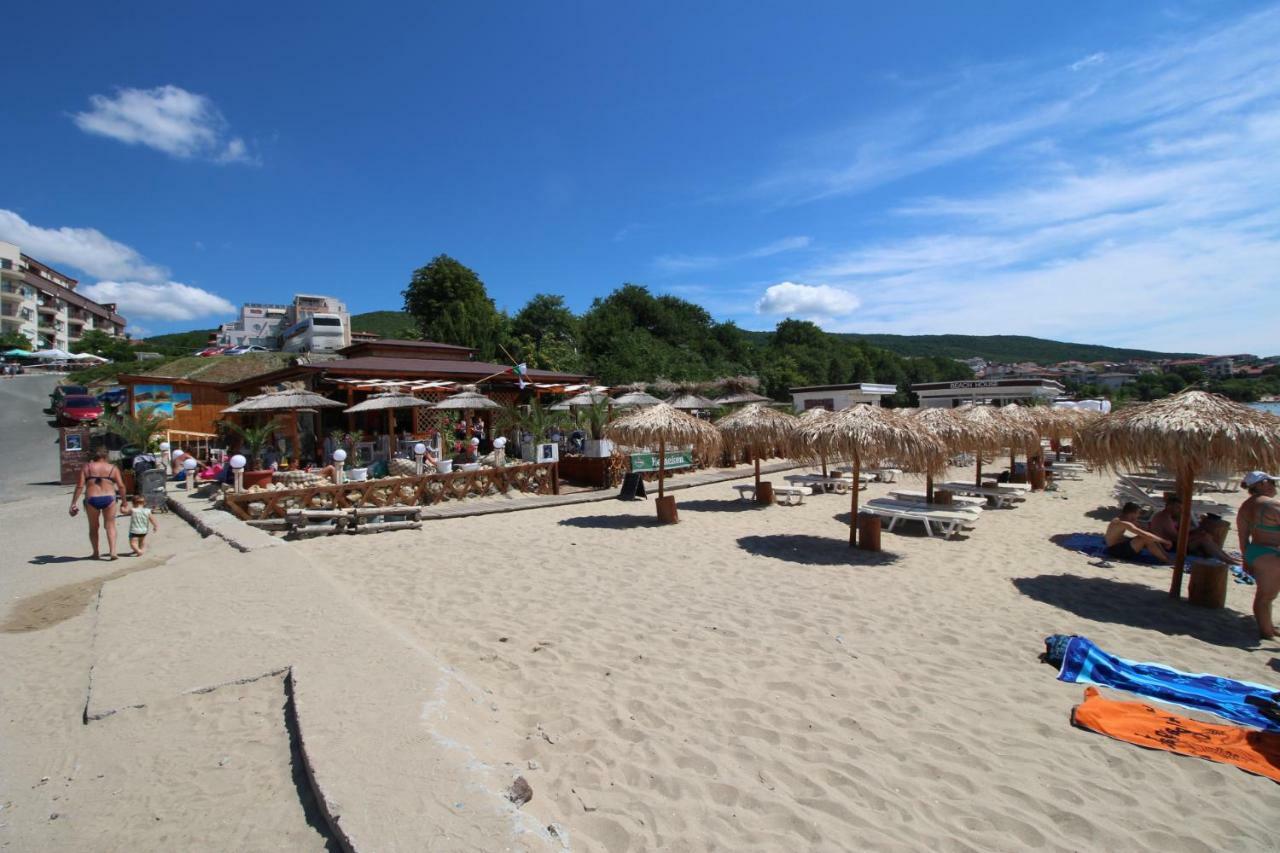 Marina Bay 22 Apartment Sveti Vlas Exterior foto